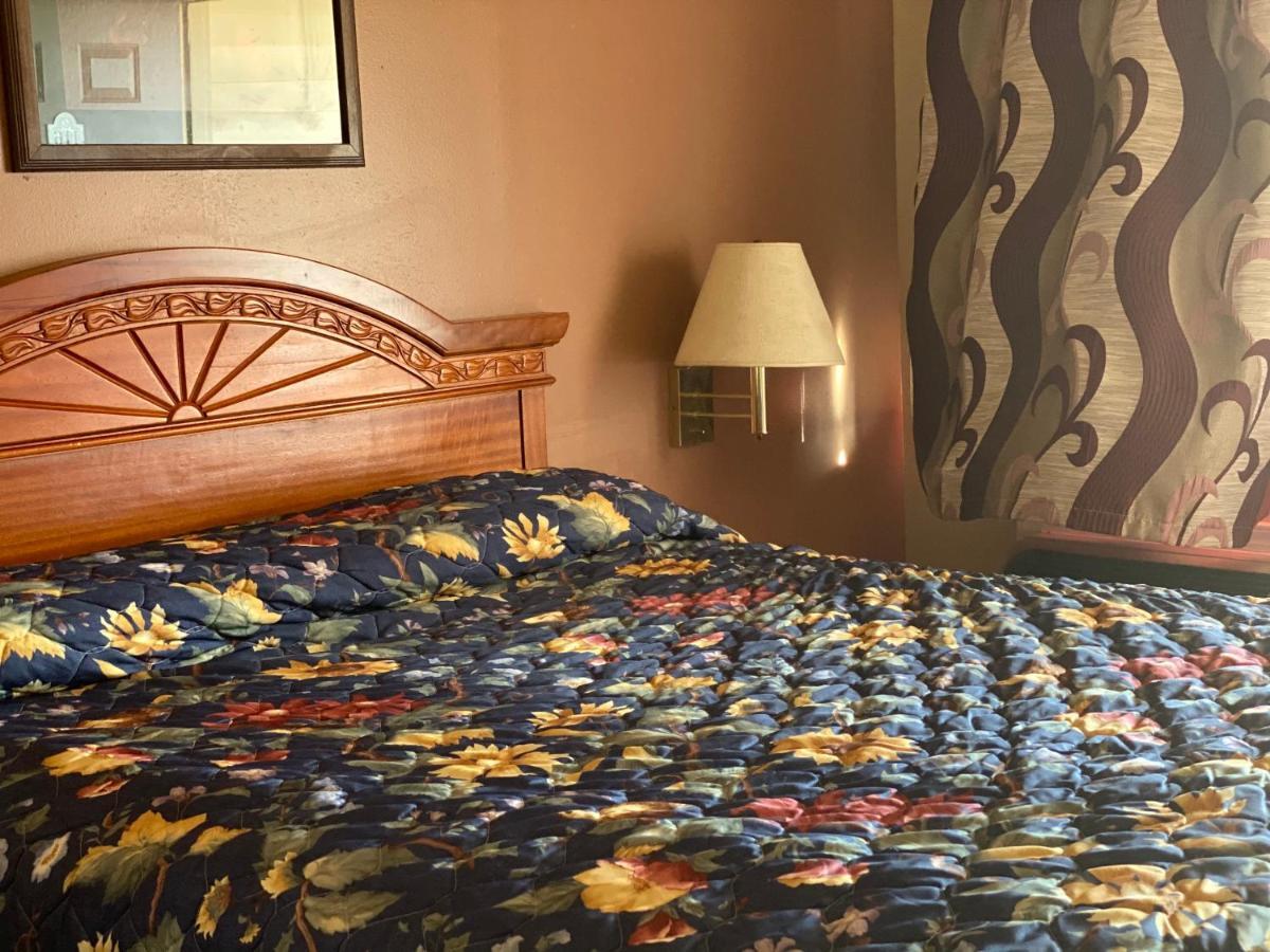 Payless Inn Kingfisher Buitenkant foto